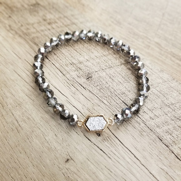 🔒Last1️⃣4PC Glass Crystal Stacking Bracelet Set - Picture 4 of 6